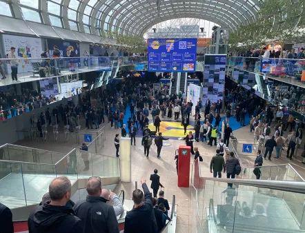Reger Andrang zum morgendlichen Start auf der Interpack 2026