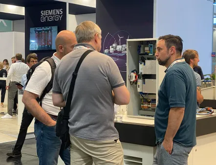 Rund 105.000 Fachbesucher tauschten sich auf der diesjährigen „The smarter E Europe“ mit 2.650 Ausstellern über zukunftsfähige Lösungen rund um erneuerbare Energien aus