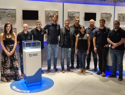 Das Team der neuen Niederlassung SMC Automation Israel Ltd. mit zehn Mitarbeiterinnen und Mitarbeitern berät künftig Kunden vor Ort