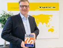 Turck-Geschäftsführer Christian Pauli freut sich über die Auszeichnungen und die hohe Zufriedenheit der Mitarbeitenden